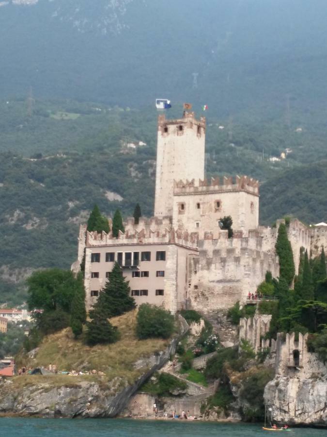 Camera Il Borgo Vicino Al Castello Con Parcheggio Malcesine Eksteriør bilde