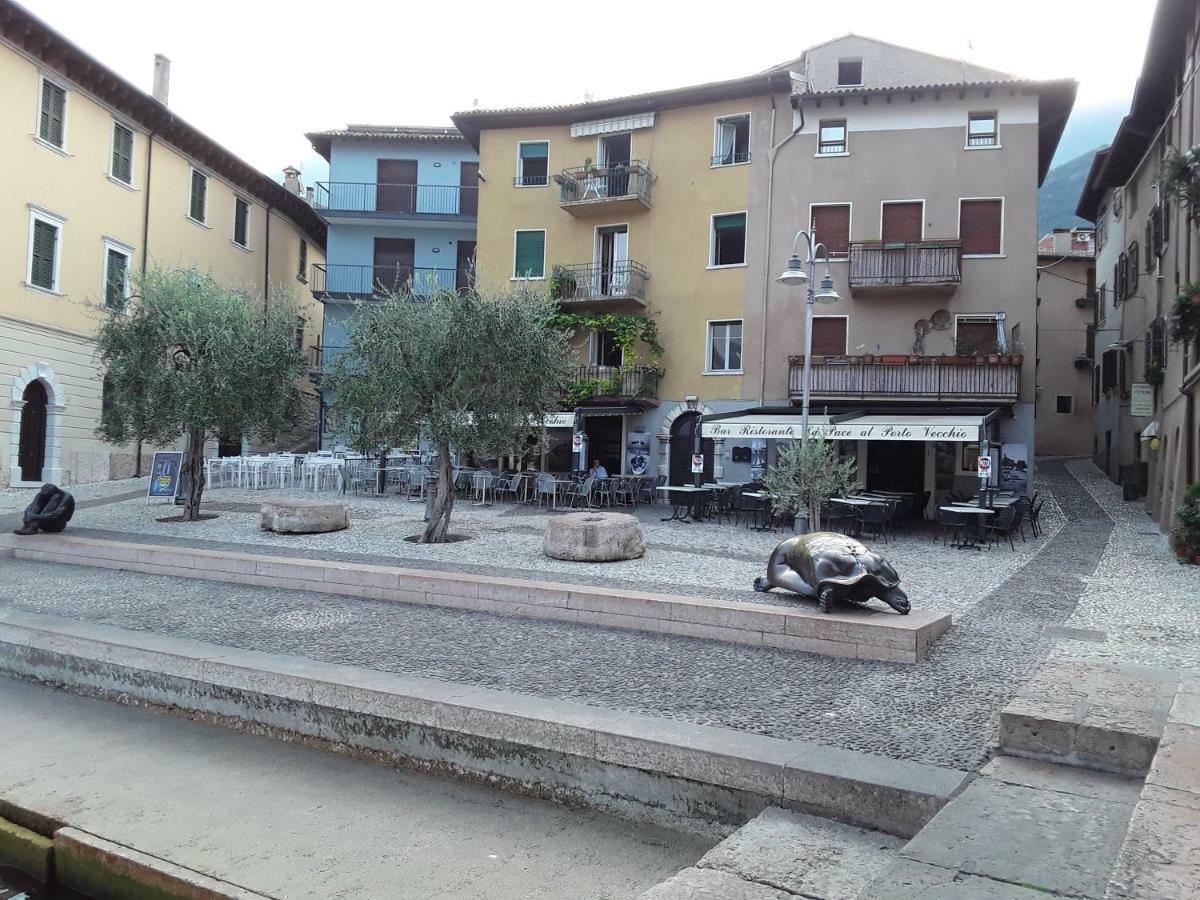 Camera Il Borgo Vicino Al Castello Con Parcheggio Malcesine Eksteriør bilde